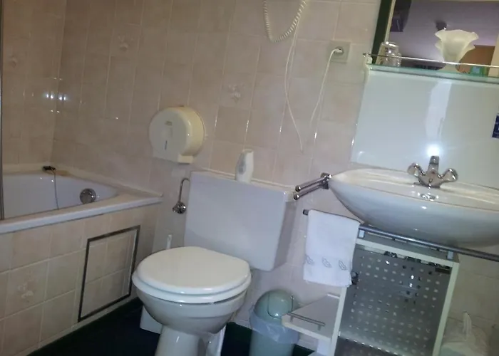 Le Clos Du Pere Finet 3*